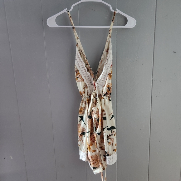 ROMPER - Picture 3 of 6